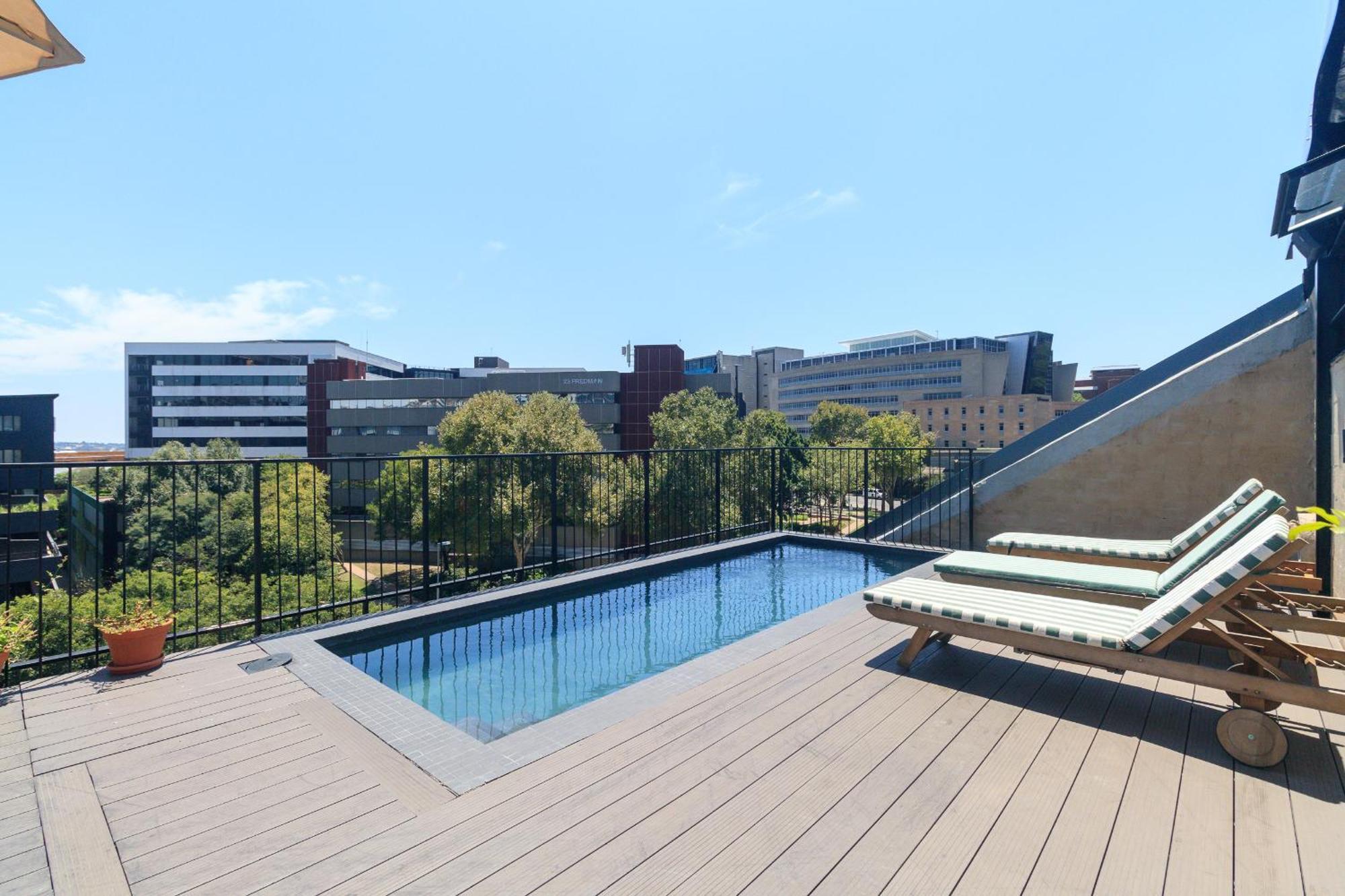 Cans Blackbrick Lux Hotel Johannesburg Exterior photo